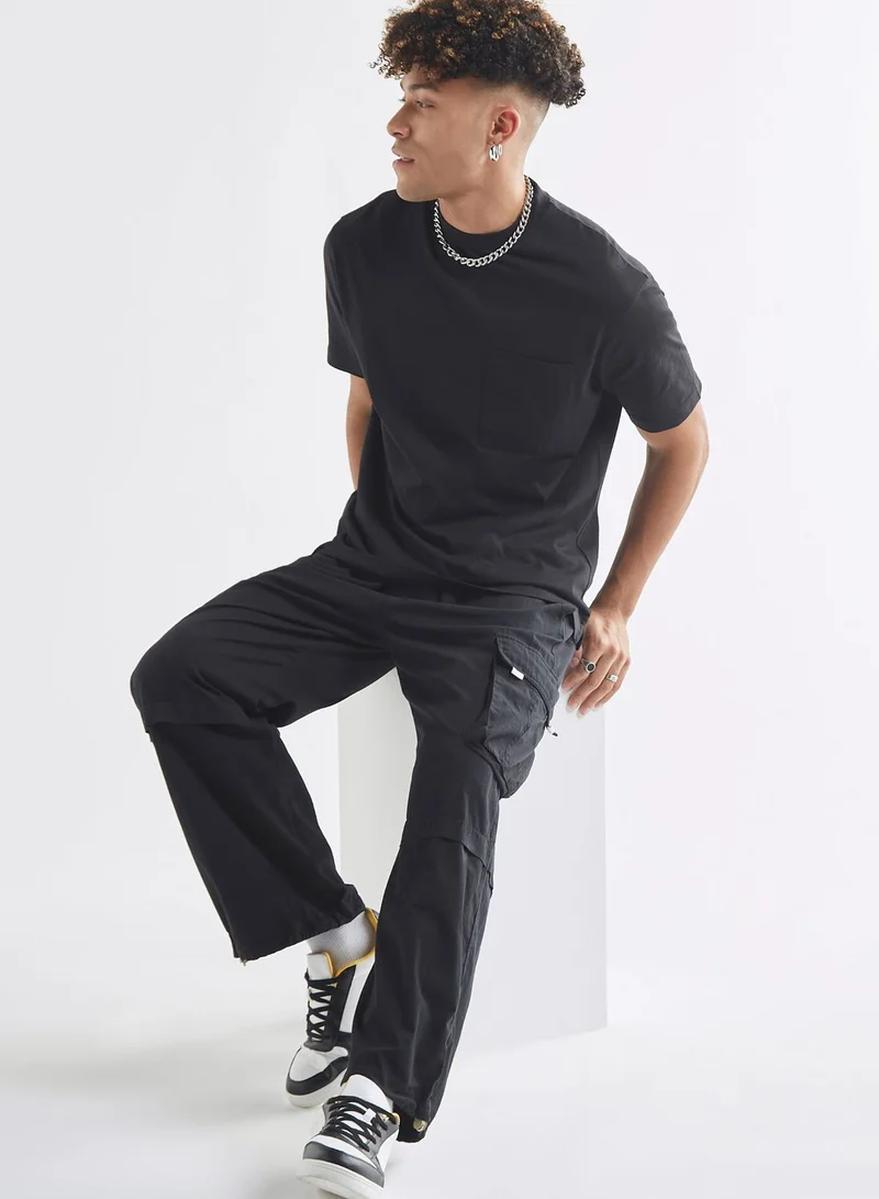 FAV Essentials Crew Neck T-Shirt