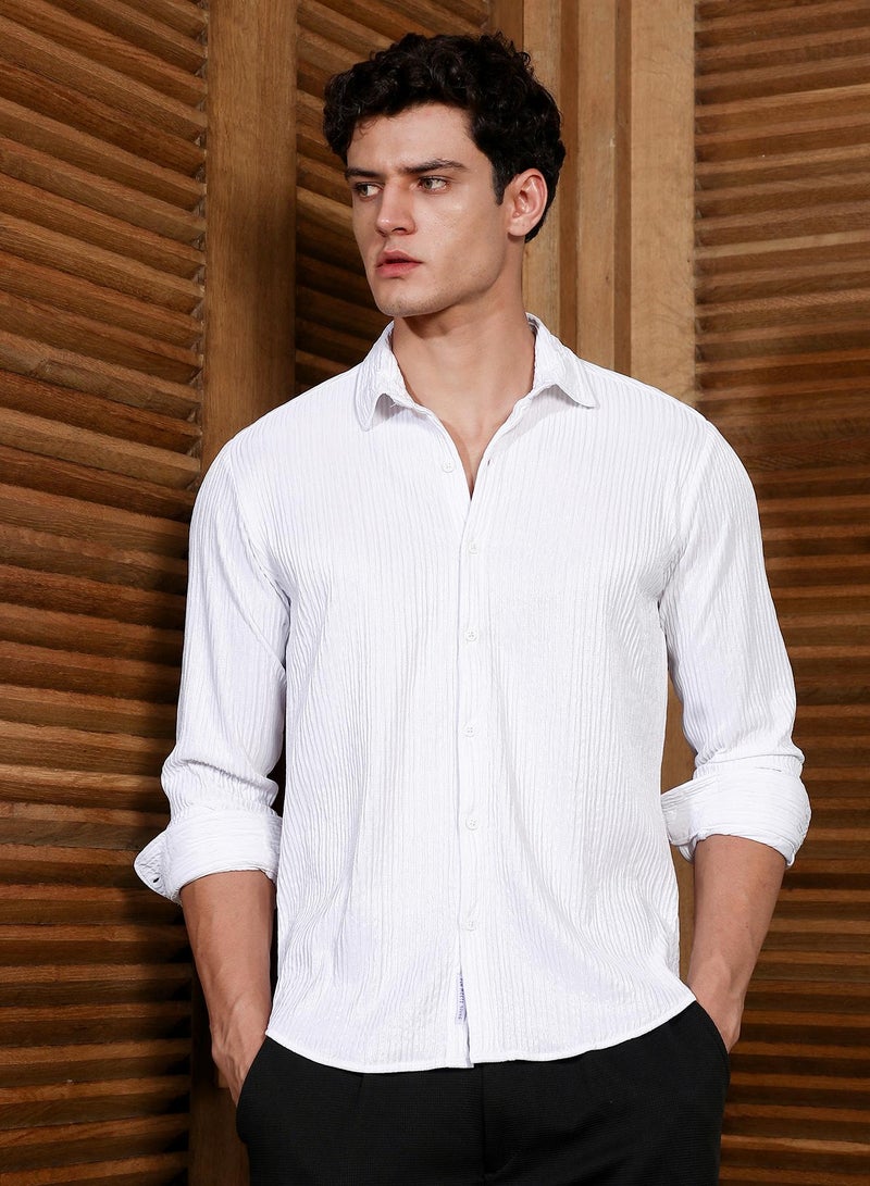Campus Sutra Campus Sutra Men's Chalk White Solid Creased Shirt For Casual Wear | Spread Collar | Long Cuffed Sleeves | Button Closure | Shirt Crafted With Comfort Fit For Everyday Wear  - Image 2