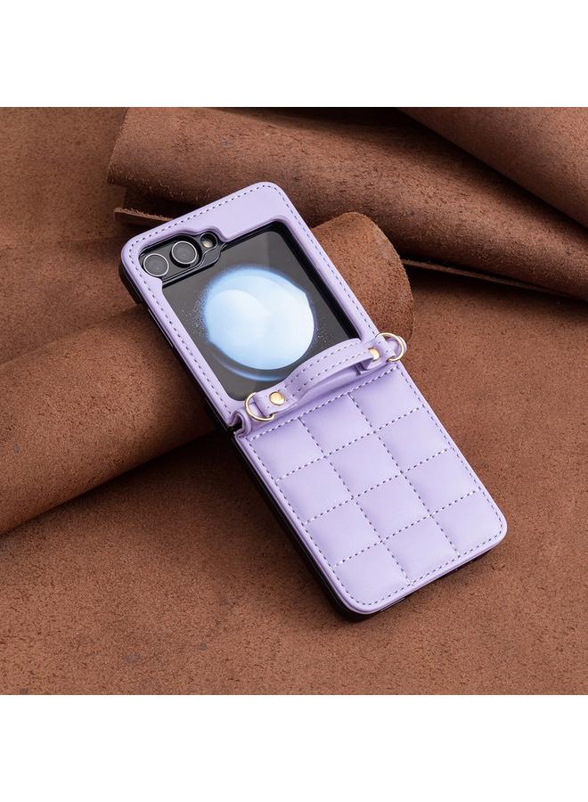 اس-توب جراب هاتف Samsung Galaxy Z Flip6 بتصميم مربع مع حزام كتف من الجلد - Image 4