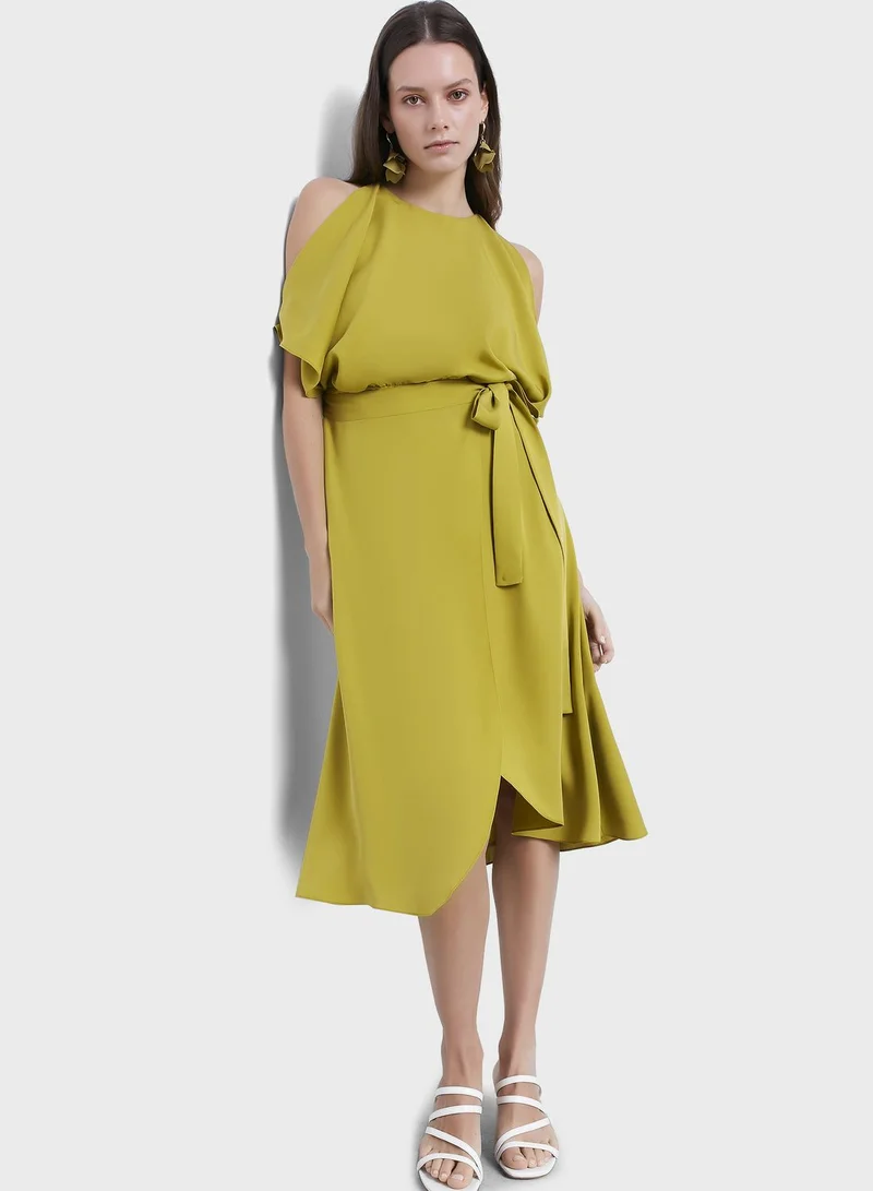 iRing Cold-shoulder Dress