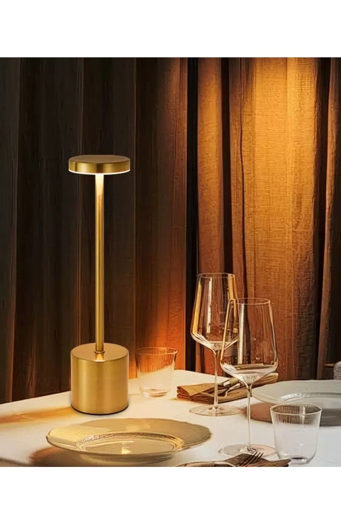 مصباح طاولة LED مزخرف معدني بإضاءة دافئة ذهبية 35 سم - Image 1