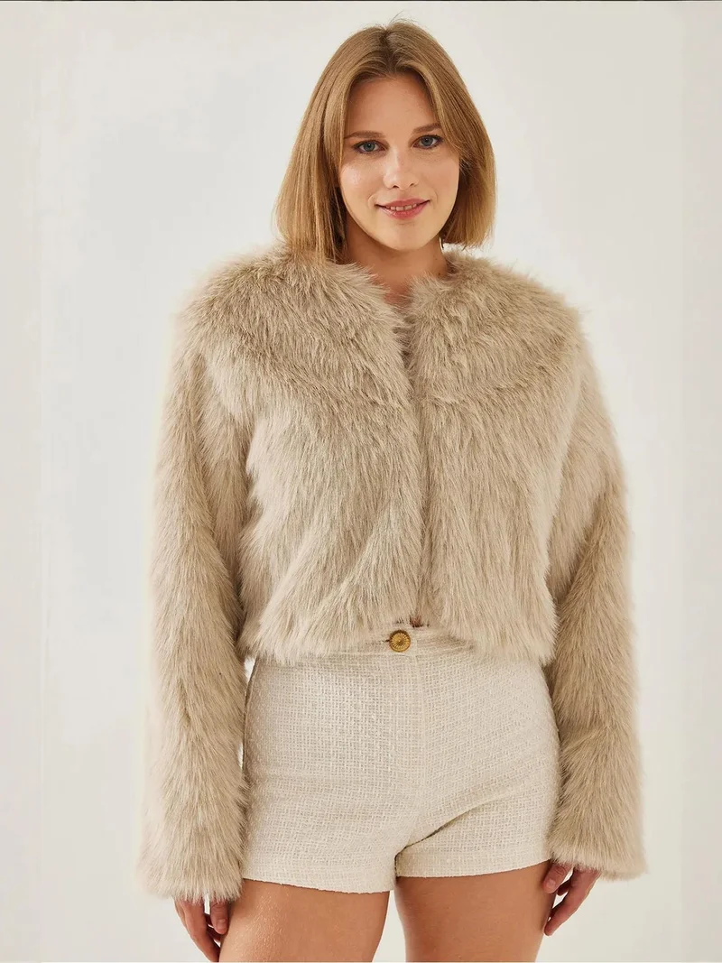 Bianco Lucci LUCCI Boxy Crop Faux Fur Coat