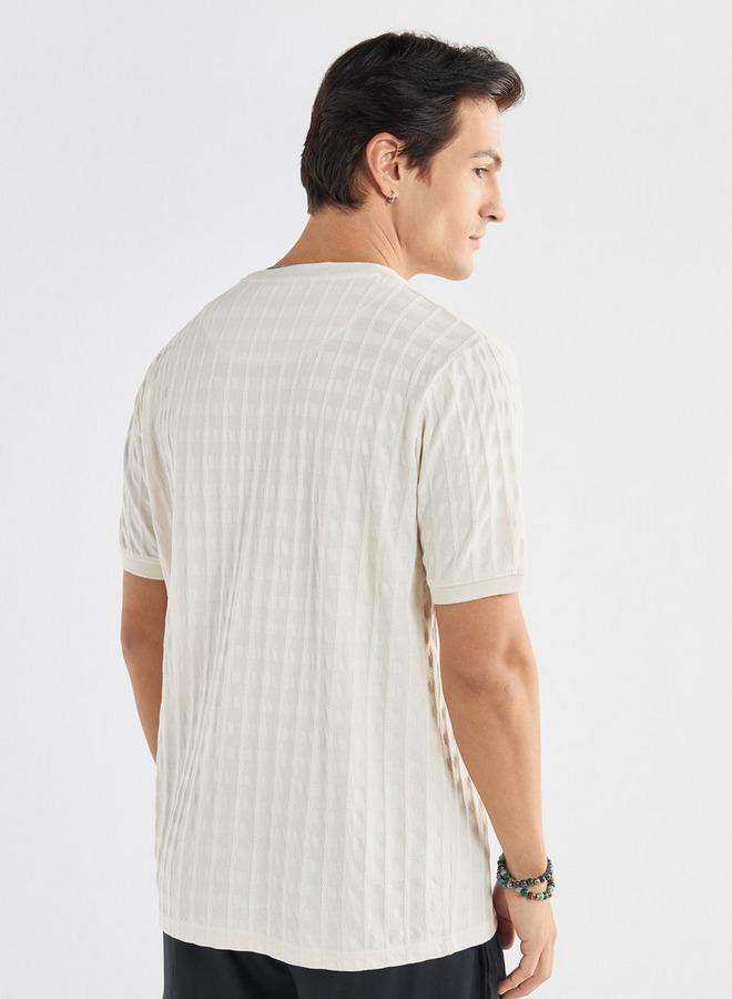 سبلاش فيڤ تيشيرت بارز الملمس بياقة ضيقة وأكمام قصيرة - Image 3