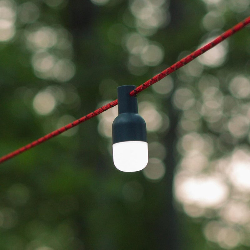 BioLite أضواء موقع BioLite Luci الشمسية بدون خيوط - ستة أضواء تخييم صغيرة قابلة للفصل مع دعامات خيمة وحافظة شحن - أضواء تغطي 1000 قدم مربع - قابلة للشحن عبر الطاقة الشمسية وUSB - تدوم 20 ساعة - Image 2