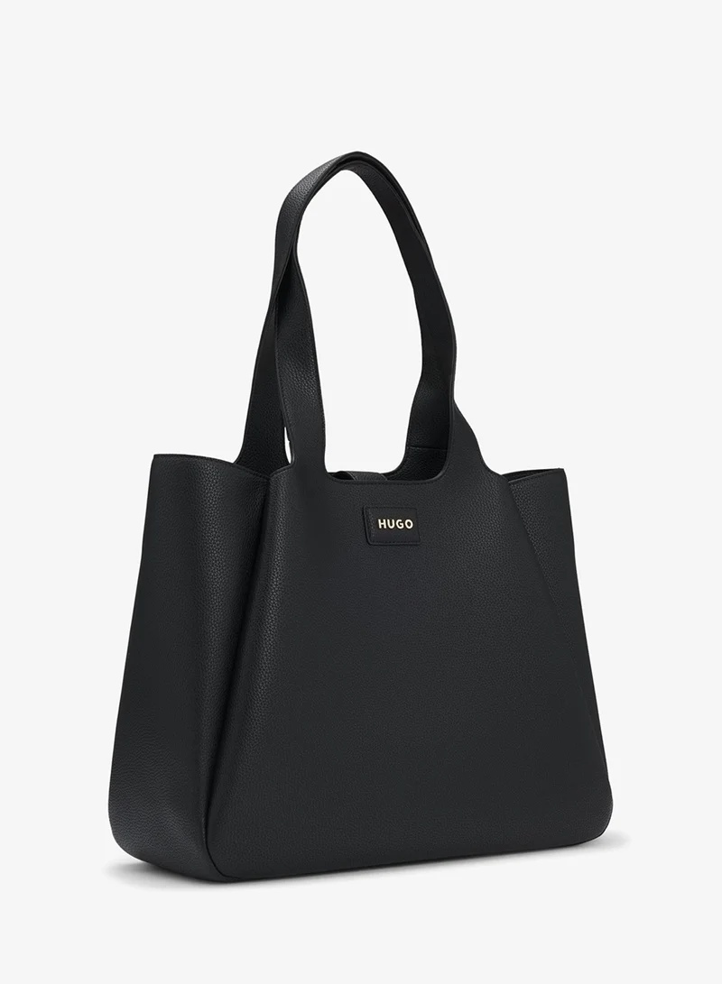 هوجو حقيبة يد جلد صناعي مع رقعة شعار