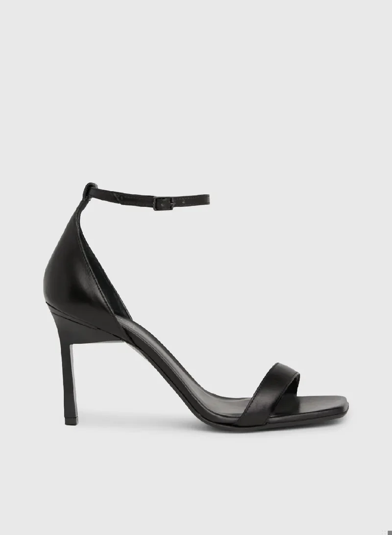 كالفن كلاين صندل من الجلد بكعب عالي رفيع