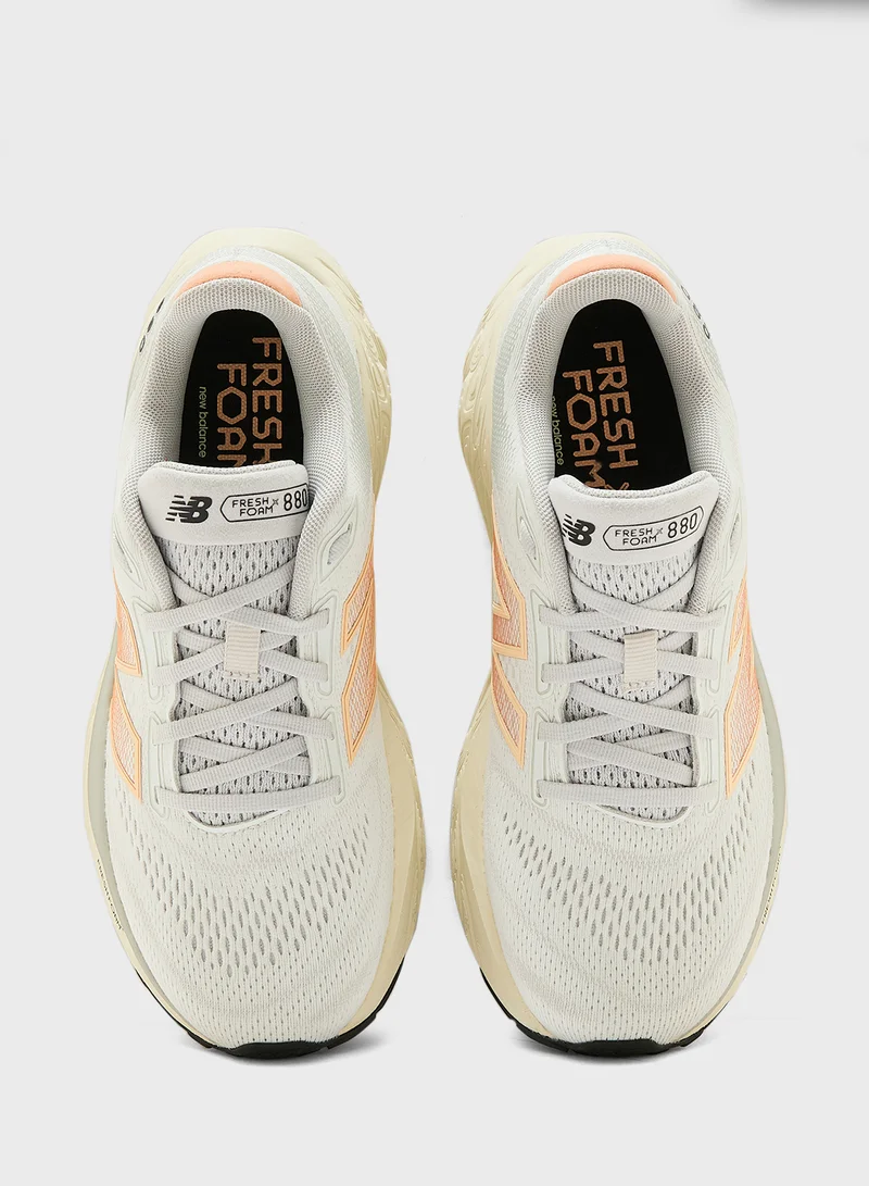 New Balance 880