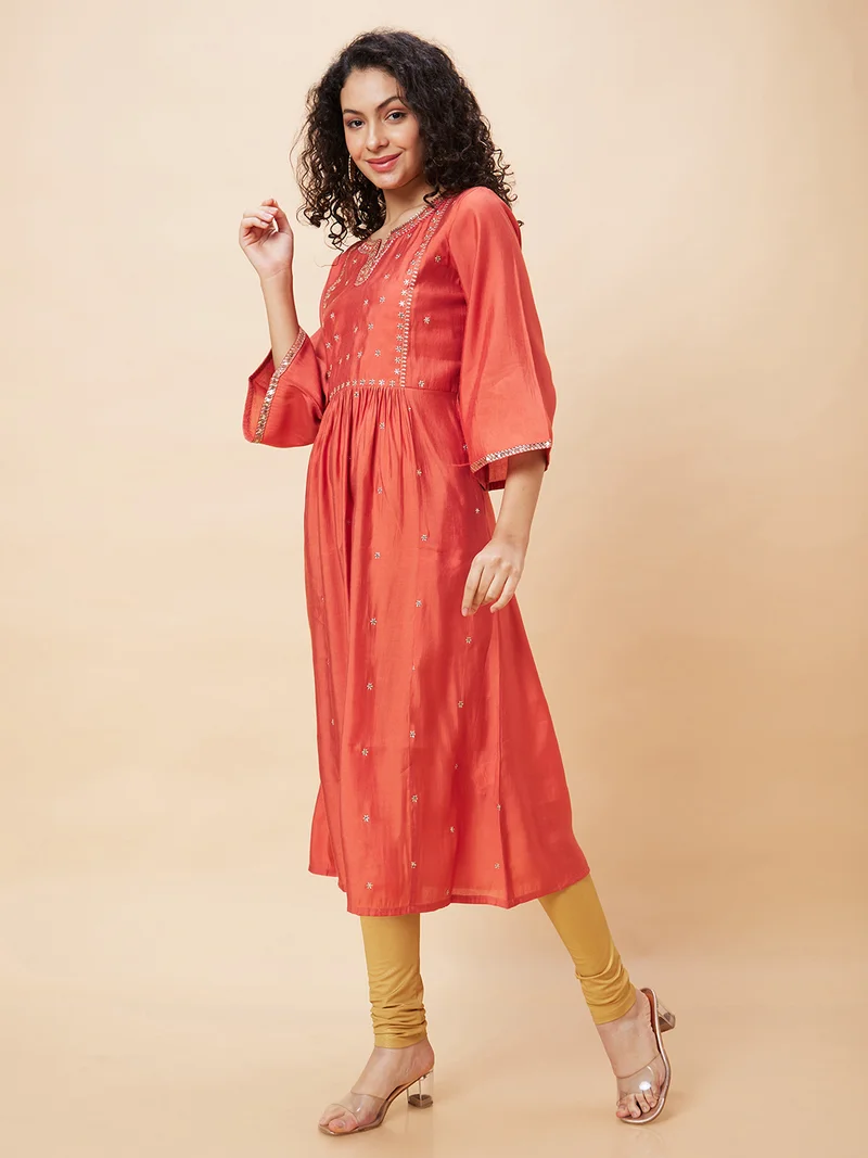 globus Women Floral Embroidered Flared Sleeves Kurta