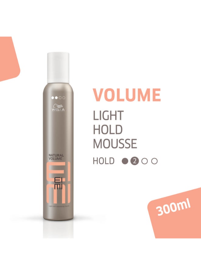 Wella Professionals Eimi Natural Volume Mousse - Light Hold Mousse For Touchable Volume, Body And A Soft Finish (300 Ml) - Image 2