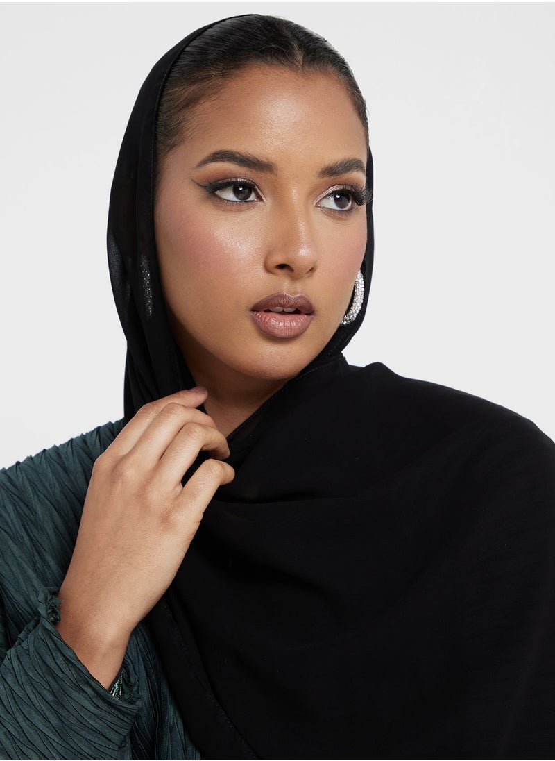 hayas closet - V-Neck Pleated Abaya - Image 1