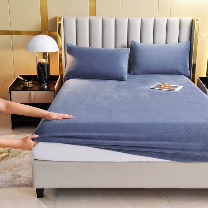 VELVET FITTED SHEET QUEEN SIZEFLEECE PLUSH BED SHEET MATTRESS PROTECTOR COVER WITH 15 DEEP POCKET WARM FUZZY BOTTOM SHEET NOT INCLUDE PILLOWCASESBLUE