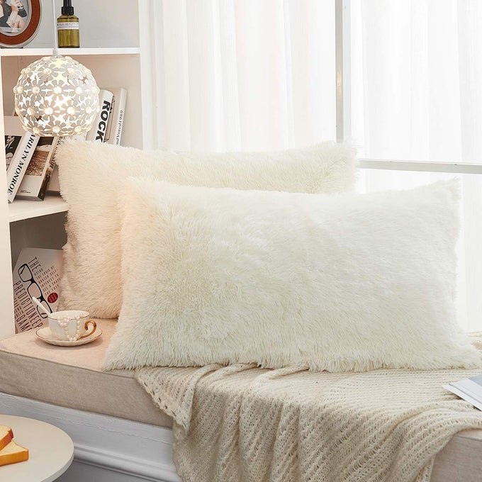 LONG FAUX FUR SOFT SOILD DECORATIVE PILLOWCASE OBLONG FLUFFY THROW PILLOW COVER VELVET SHAGGY PLUSH CUSHION CASE SET OF 2 ZIPPER CLOSURE QUEEN SIZE 20X26 INCHES CREAM