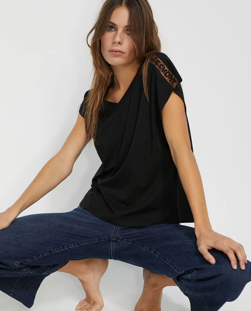 Lola Casademunt T-shirt with shoulder detail