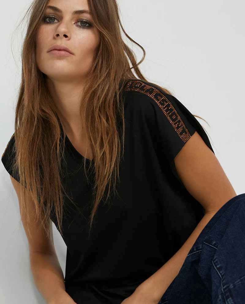 Lola Casademunt T-shirt with shoulder detail