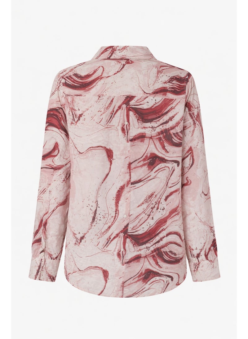 قميص نسائي بأكمام طويلة وأزرار، بنقشة رخامية تجريدية، مناسب للإطلالات اليومية الكاجوال، بياقة مدببة كلاسيكية. - Image 2