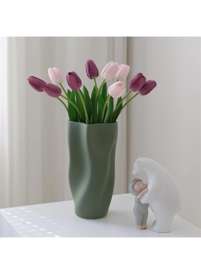 Razz Gallery The Wavy Green Vase is a decorative piece that combines softness with artistic details, giving any space a sense of luxury and harmony. - Image 3