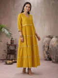 جلو باص yellow