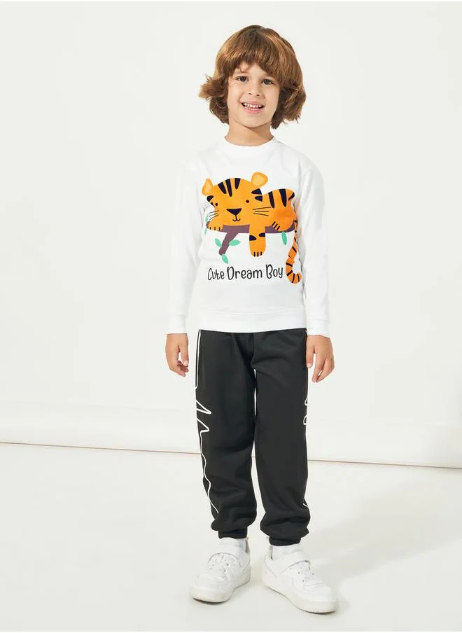 Styli Graphic Print Regular Fit Sweatshirt