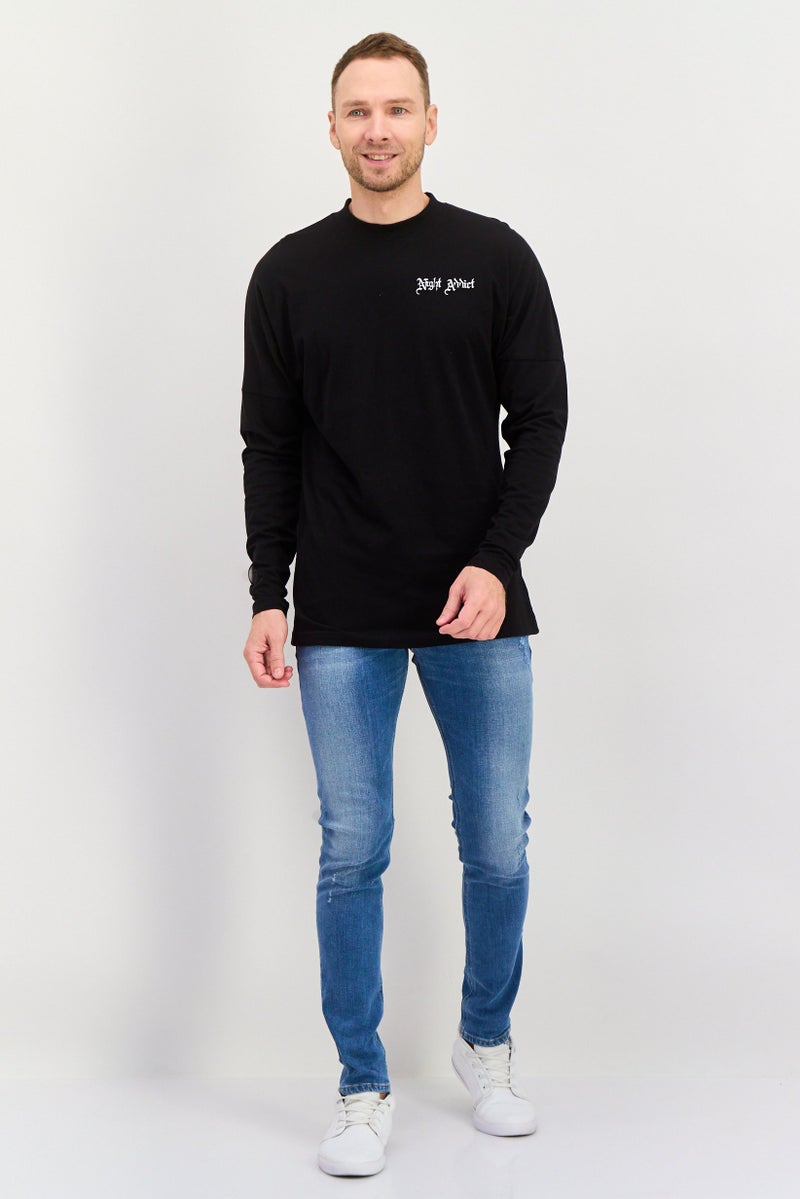 Night Addict تي شيرت رجالي بأكمام طويلة وياقة دائرية مطبوع، أسود - Image 3