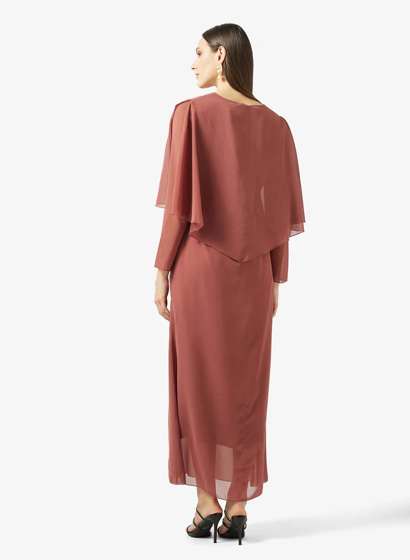 خزانة Dress With Cape Sleeves