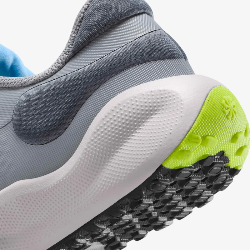 Nike Kids' Revolution 7 Running Shoes
