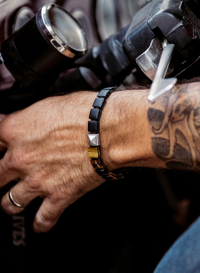 AWNL Men's Flatbead Bracelet with Tiger Eye and Onyx, Egyptian Pyramid Charm Gift for Men Husband Boyfriend - Image 5