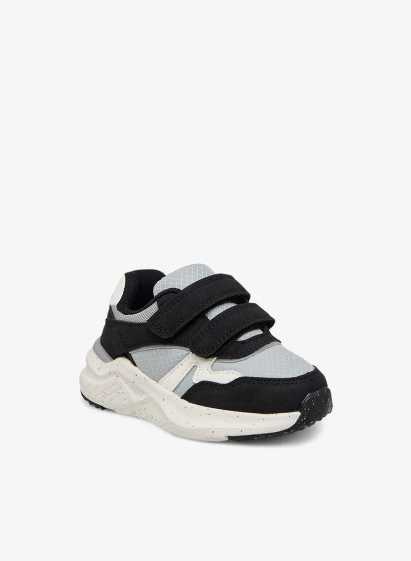 جونيورز سنيكرز أولاد بنعل خارجي بنمط ألواح وإغلاق بشريط لاصق