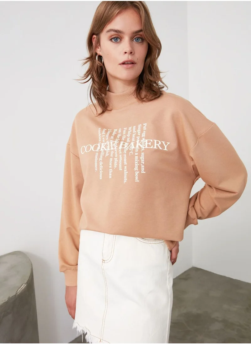 ترينديول High Neck Slogan Sweatshirt