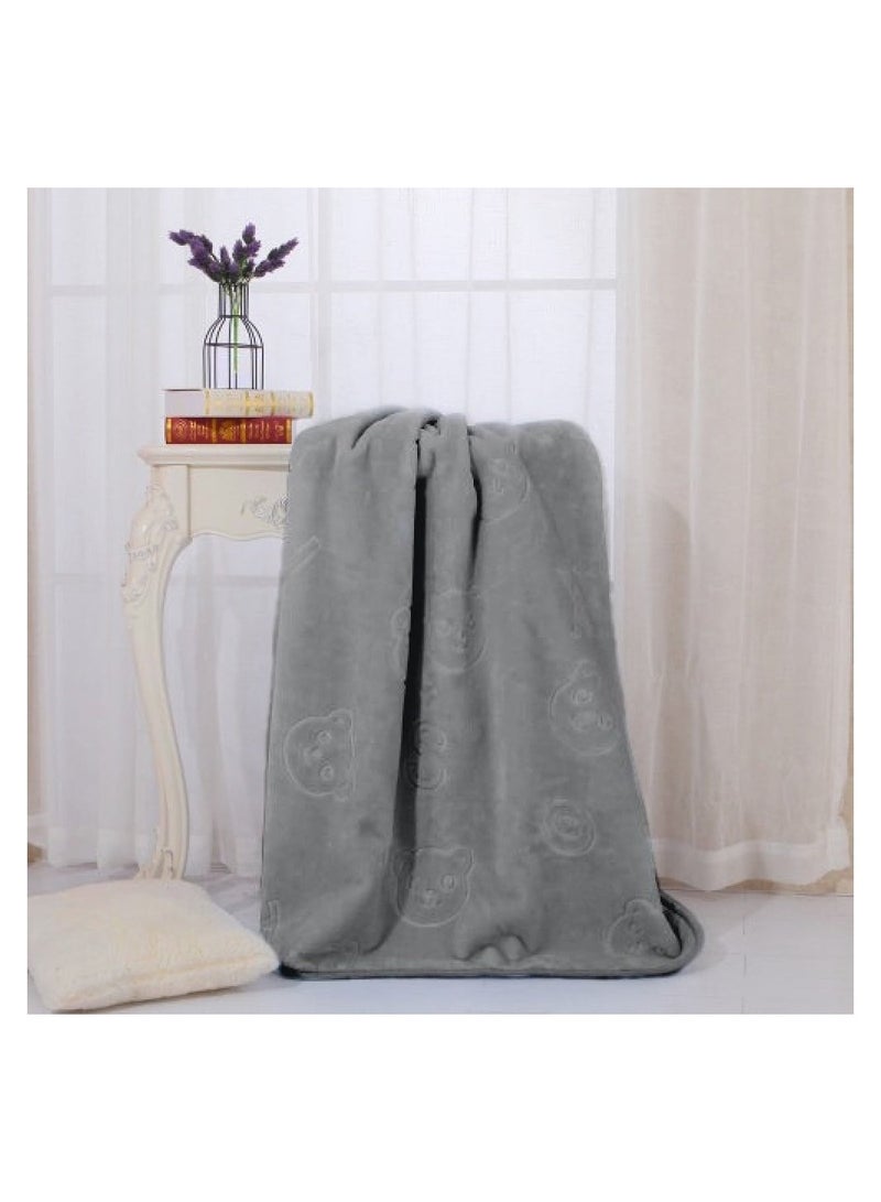 ريد روز بطانية أطفال سادة مخمل ناعم ومريح للبشره برسم محفور مقاس 110*140سم - Image 1