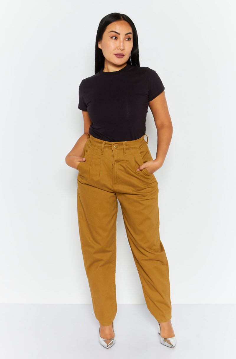 Levi's Women Regular Fit Plain Tapered Pants, Tan  - Image 2