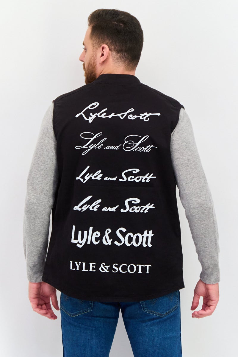 Lyle & Scott سترة بلا أكمام للرجال بشعار العلامة التجارية، سوداء - Image 3