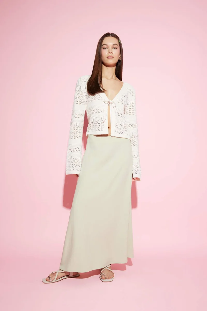 ديفاكتو A Cut High Waist Linen Blend Maxi Skirt