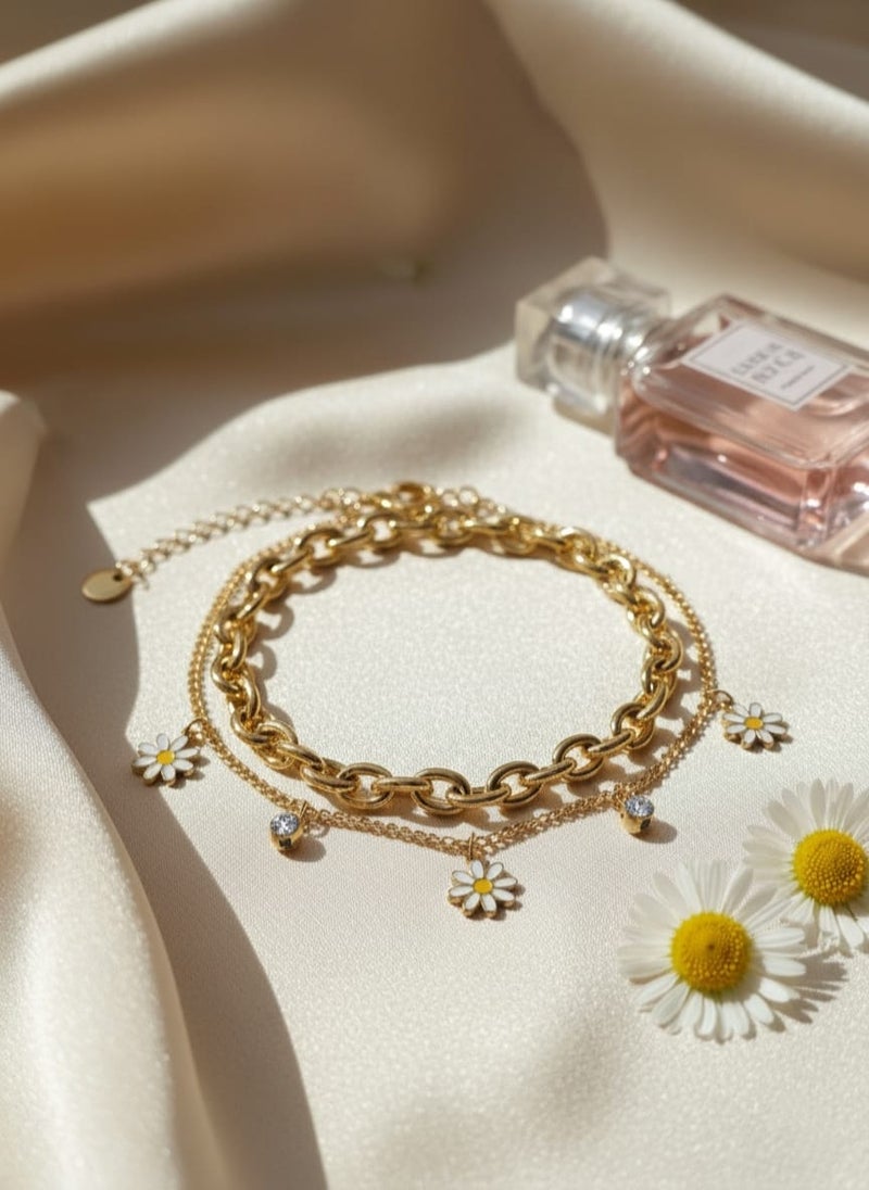 إنسيال طبقتين ذهبي جذاب بتصميم زهور بلون ابيض واصفر وفصوص لامعة، مصنوع من ستانلس ستيل المقاوم للصدأ وقابل للتعديل. - Image 3