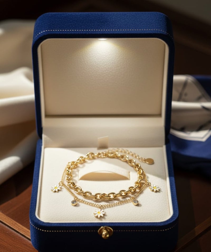 إنسيال طبقتين ذهبي جذاب بتصميم زهور بلون ابيض واصفر وفصوص لامعة، مصنوع من ستانلس ستيل المقاوم للصدأ وقابل للتعديل. - Image 5