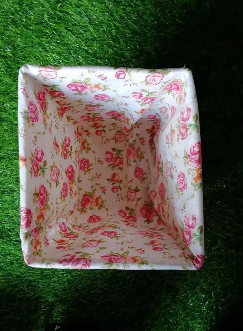 سلة تخزين مربعة من الخوص ببطانة قماش مزخرفة بالورود لتنظيم الأدراج والخزائن وغرفة النوم والحمام – تصميم أنيق ومتعدد الاستخدامات لحفظ الملابس والألعاب والإكسسوارات - Image 4