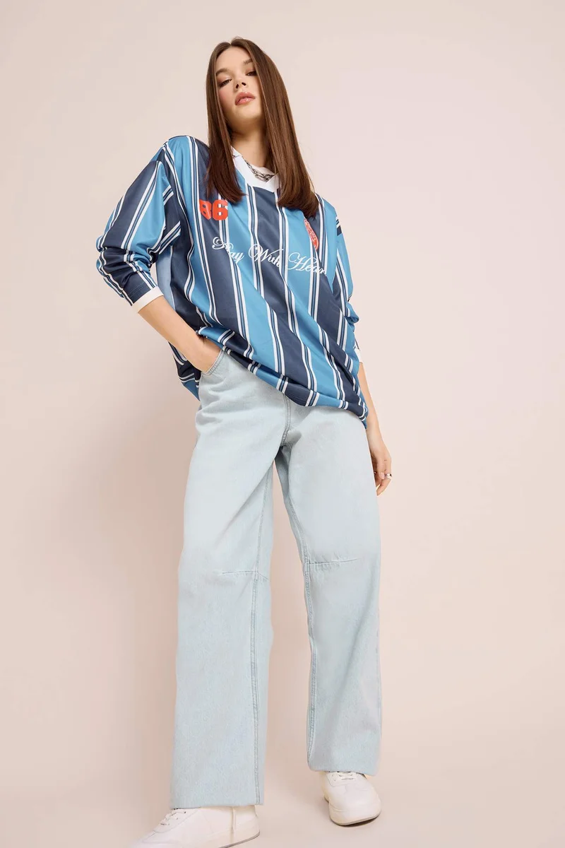 ديفاكتو Oversize Fit Polo Neck Printed Long Sleeve T-Shirt