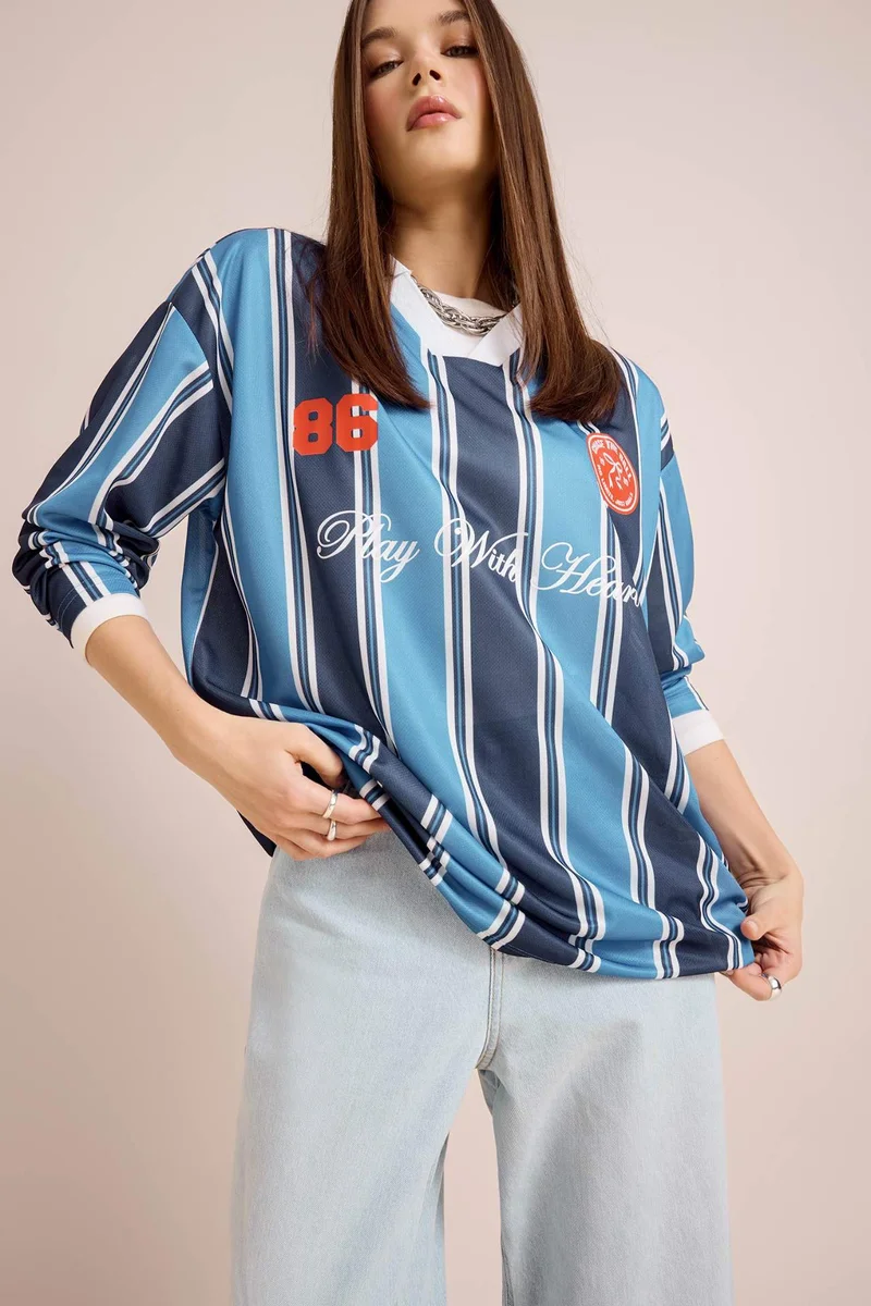 ديفاكتو Oversize Fit Polo Neck Printed Long Sleeve T-Shirt