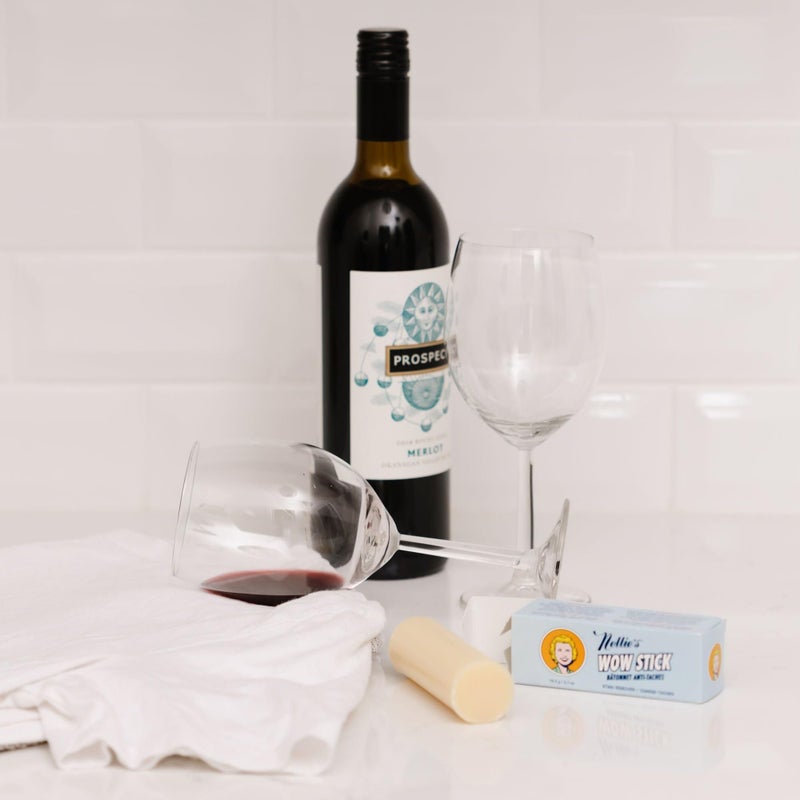 Nellie's Nellieâ€™s WOW Stick Stain Remover Bundle â€“ Includes 3 Stain Remover Sticks and 15-Load Laundry Soda â€“ Removes Odors and Stains from Clothing â€“ Low-Residue Powder Detergent for Standard and HE Machines - Image 4