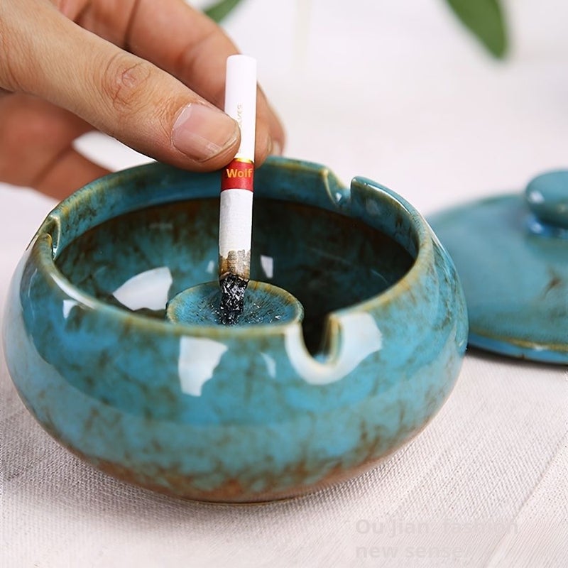 1pc Matte Powder Ceramic Ashtray With Lid Windproof For Indoor Outdoor Creative Smoking Gift - Image 1