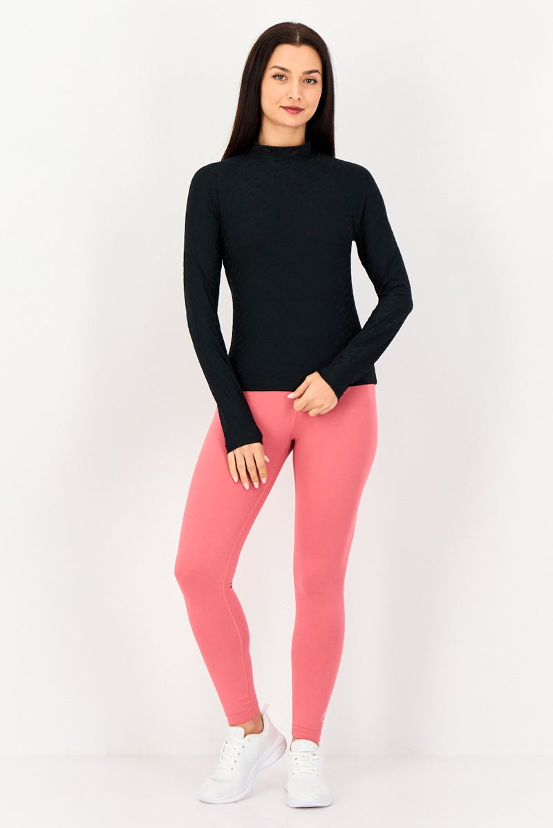 Nike بلوزة رياضية نسائية بأكمام طويلة مناسبة في الهواء الطلق، سوداء - Image 2