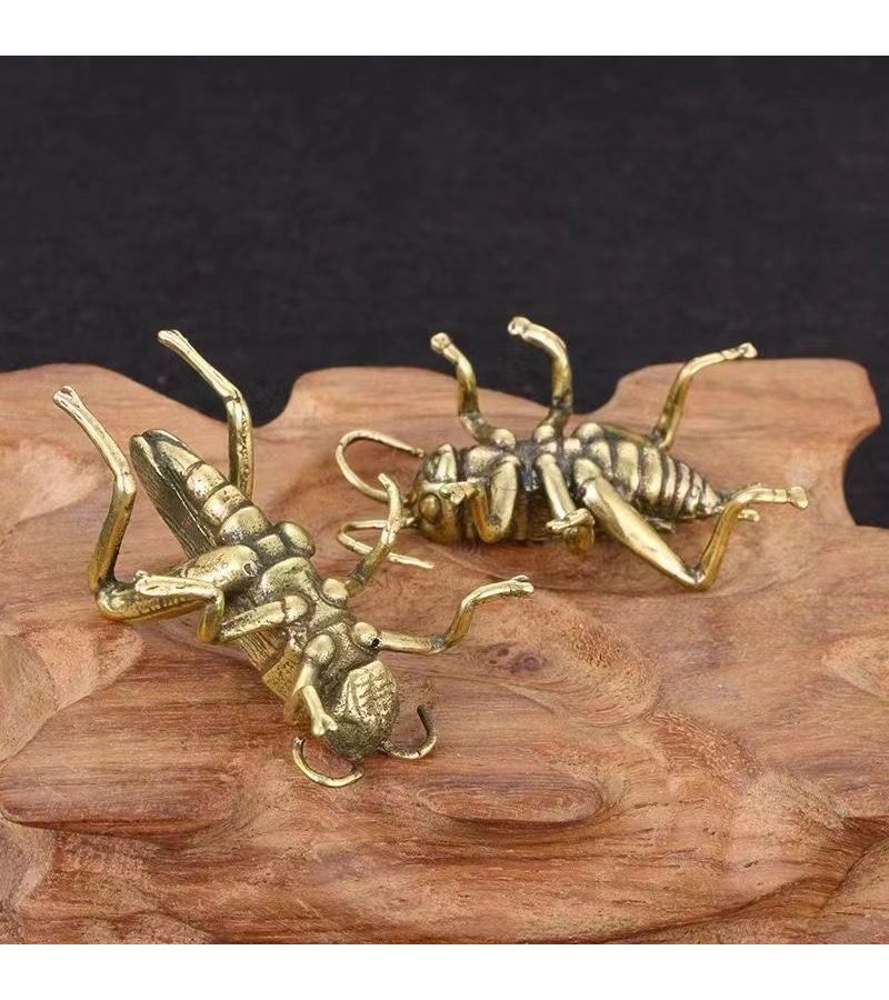 1pc Brass Cricket Decorative Ornament Sculpture - Image 1