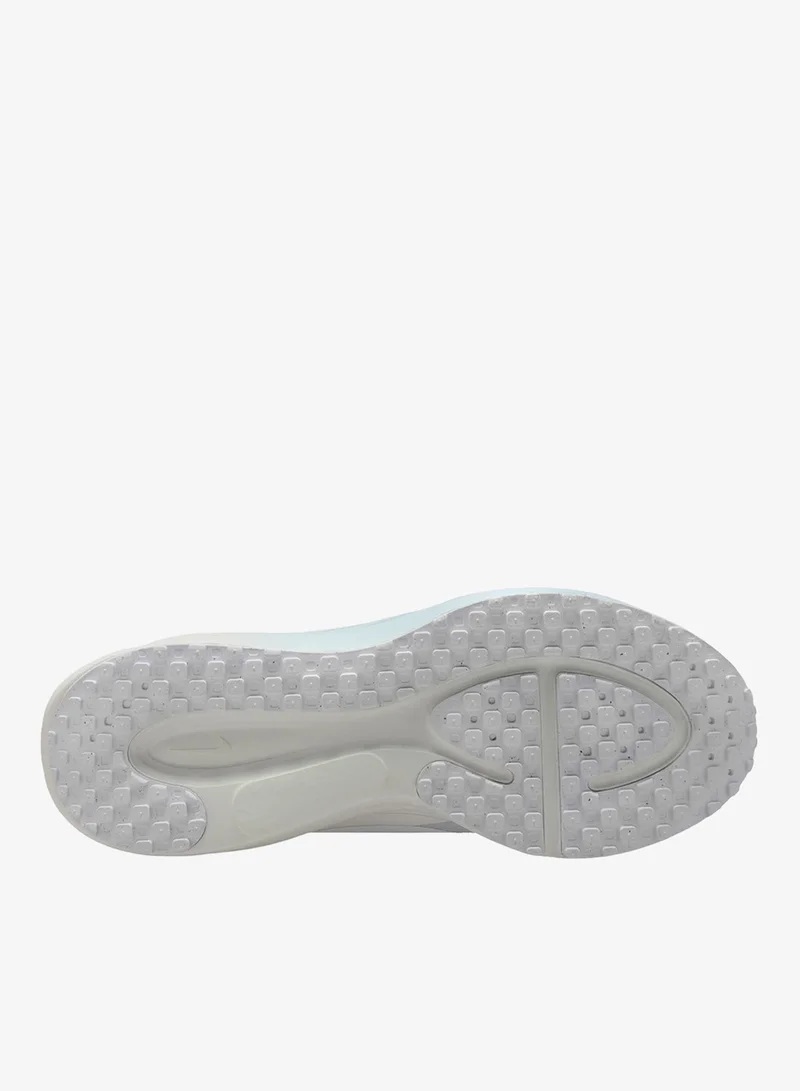 Nike Revolution 8 Easyon