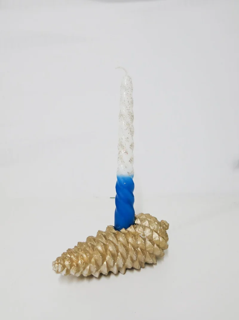 ميسي Christmas Gold Pinecone Candle Holder and Twisted Candlestick Candle Set