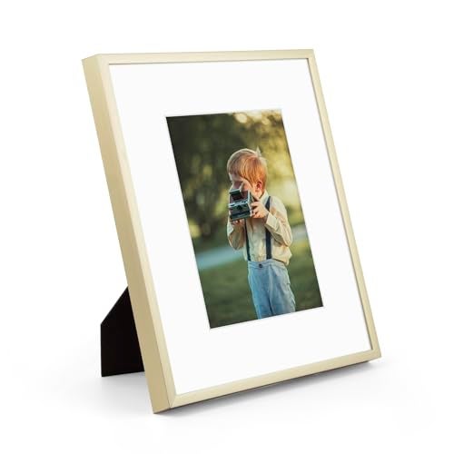 Frametory إطار فريماتوري، إطار صور من الألمنيوم الذهبي 8x10 - مجموعة من 1 - مثالي لعرض صور 5x7 مع إطار أو 8x10 بدون إطار - واجهة زجاجية حقيقية - إطارات جدارية بسيطة للطباعة الفنية والملصقات - Image 2