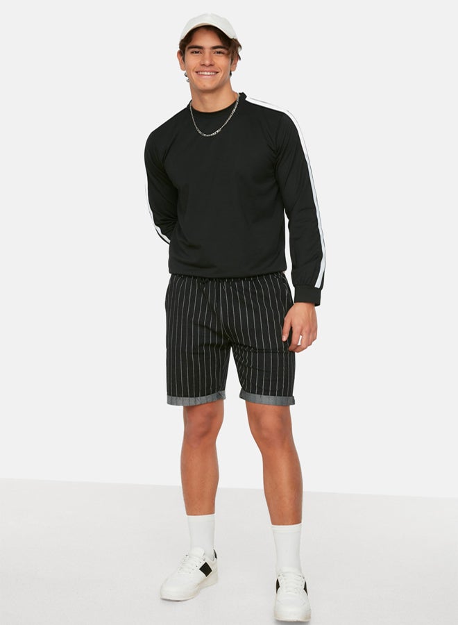 trendyol Black Regular Mid-Length/Normal Cut Striped Shorts  - Image 2