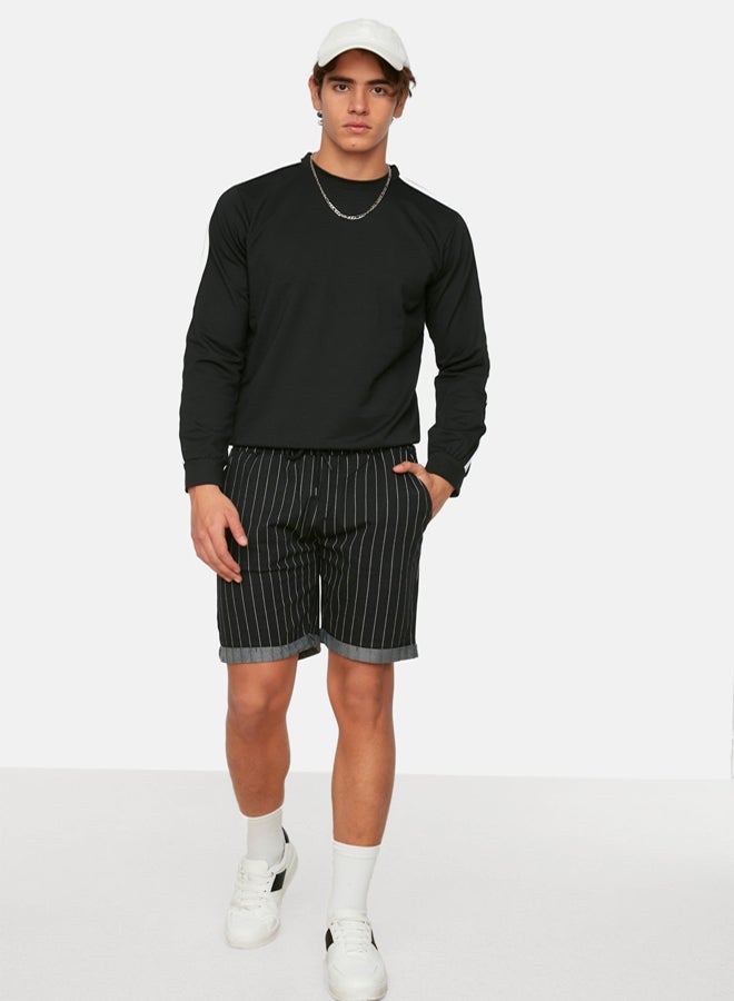 trendyol Black Regular Mid-Length/Normal Cut Striped Shorts  - Image 3