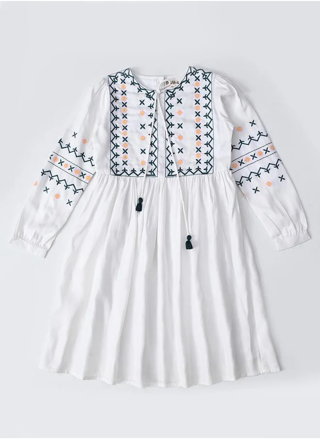 بيلا مودا Bella Moda Embroidered Tie-Up Neck Knee-Length Dress