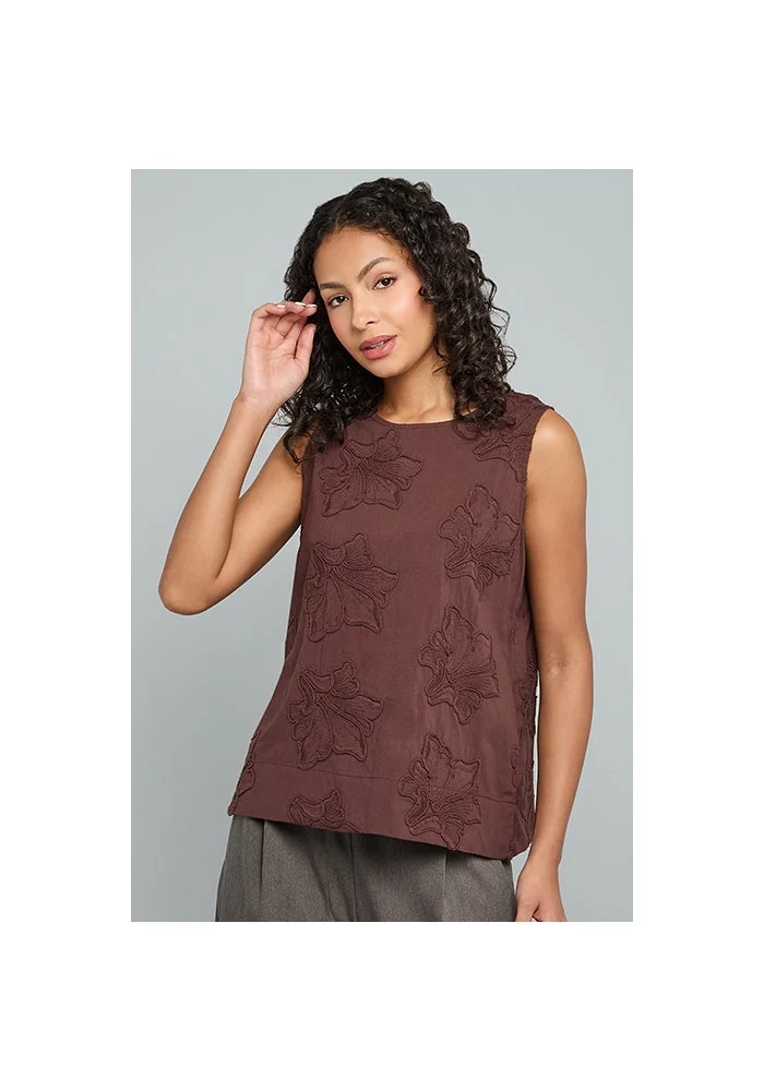 R&b Dori Embroidered Sleeveless Top