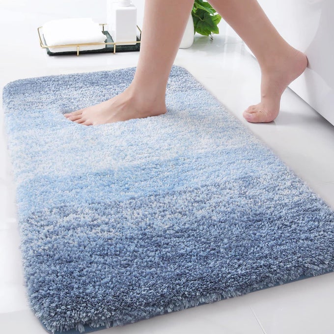 MICROFIBER BATHROOM RUGS SHAGGY SOFT AND ABSORBENT BATH RUG NONSLIP THICK PLUSH MACHINE WASHABLE DRY BATH MATS FOR BATHROOM TUB AND SHOWER 30X20 LIGHT BLUE