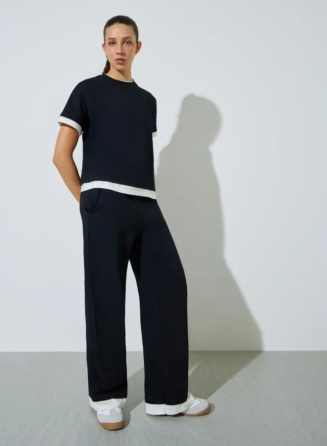 ستايلي Contrast Trim Short Sleeves T-Shirt and Joggers Co-Ords